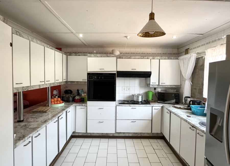 5 Bedroom Property for Sale in Southernwood Eastern Cape